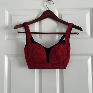Lululemon Ta Ta Tamer Red Black 32C EUC